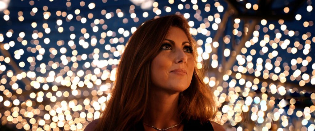 Esistono procedimenti magici che aboliscono le distanze di spazio e tempo: le Emozioni
